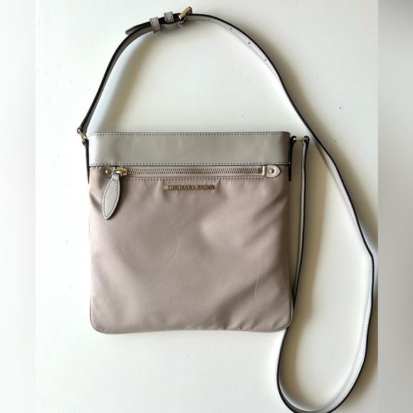 Michael Kors Connie Crossbody Nylon & Leather Beige Bag / Purse - Picture 11 of 14